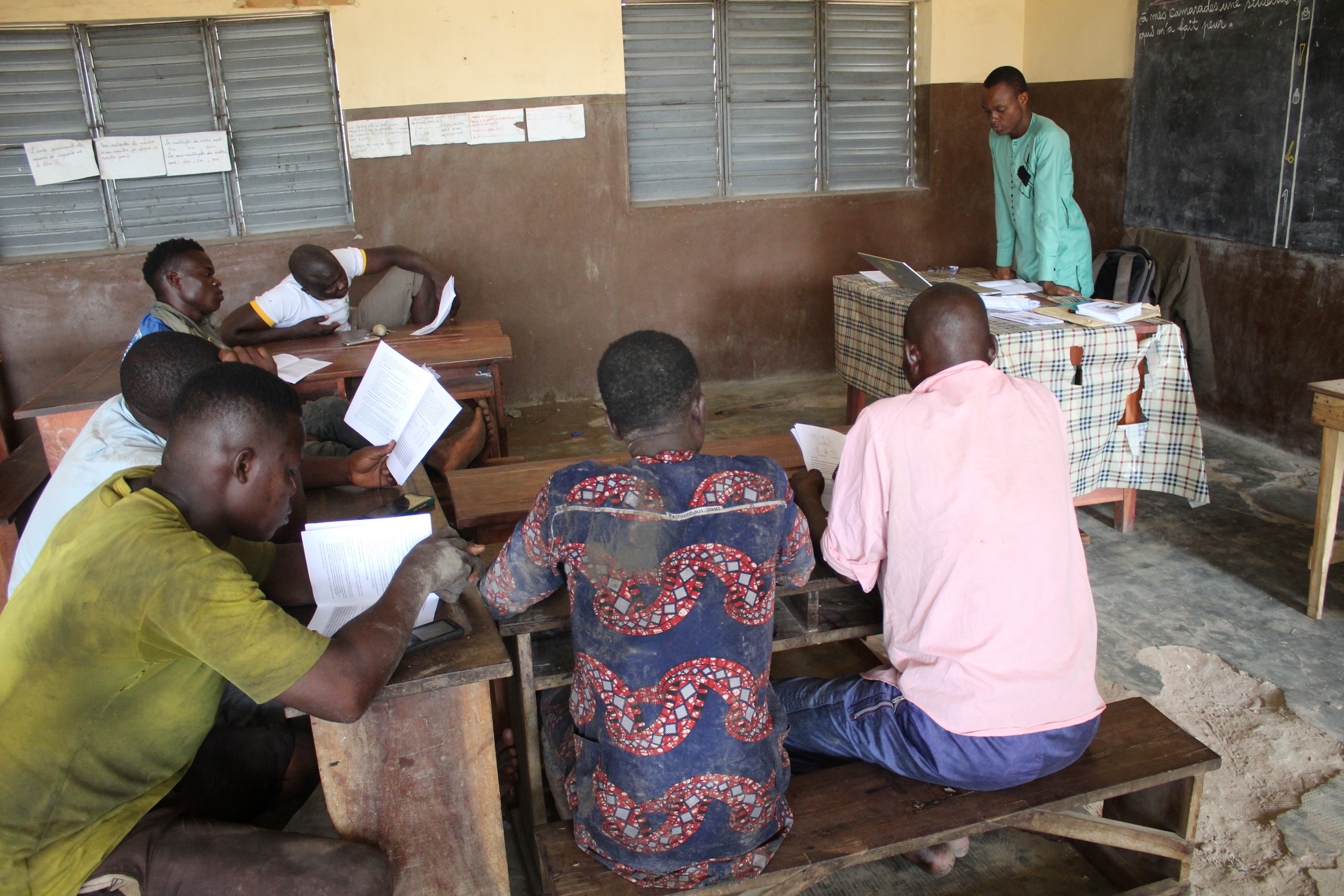Renforcement des capacités techniques des éleveurs de Djidja en aviculture familiale